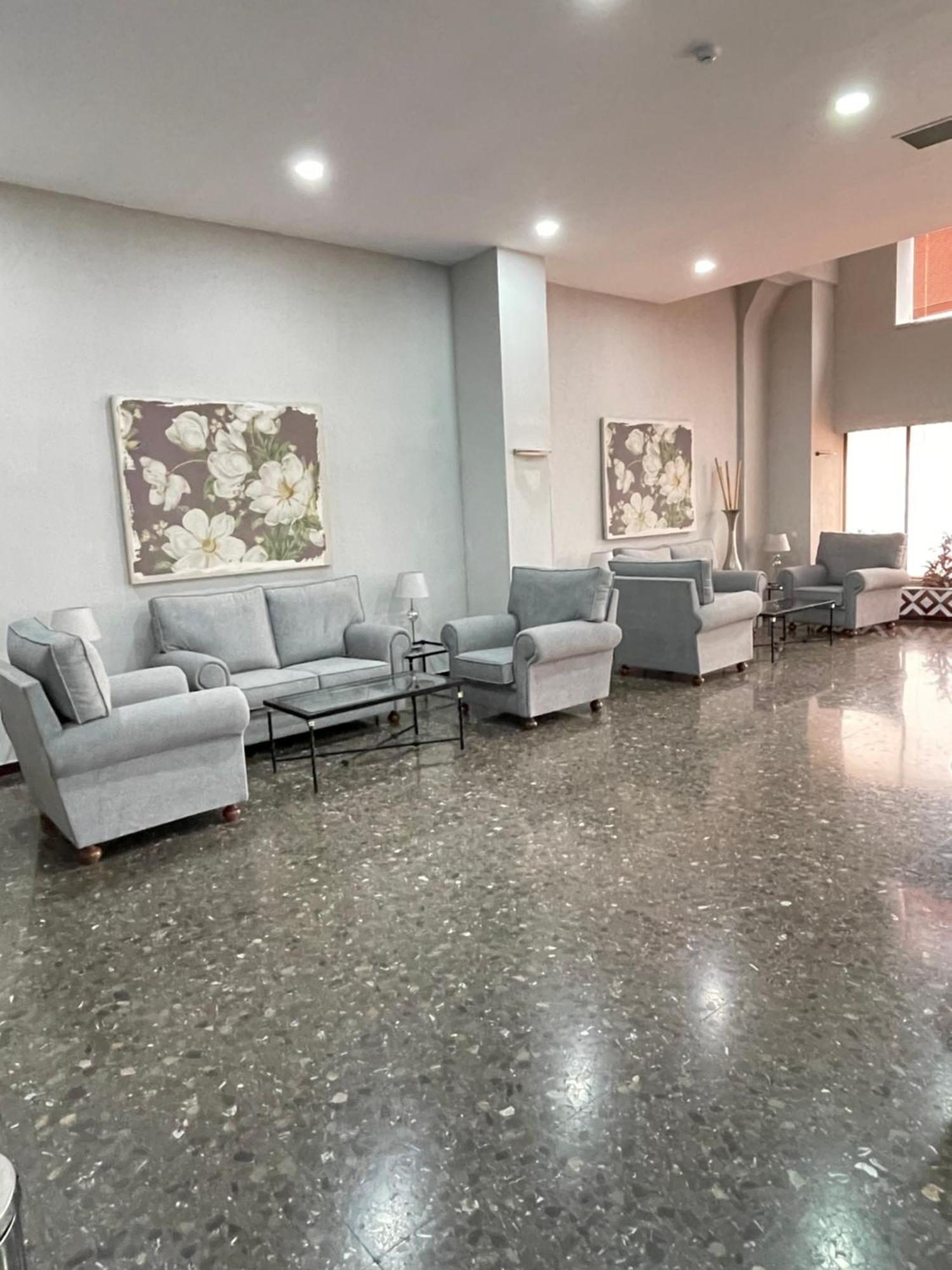 Resitur 527 Apartment Sevilla Bagian luar foto