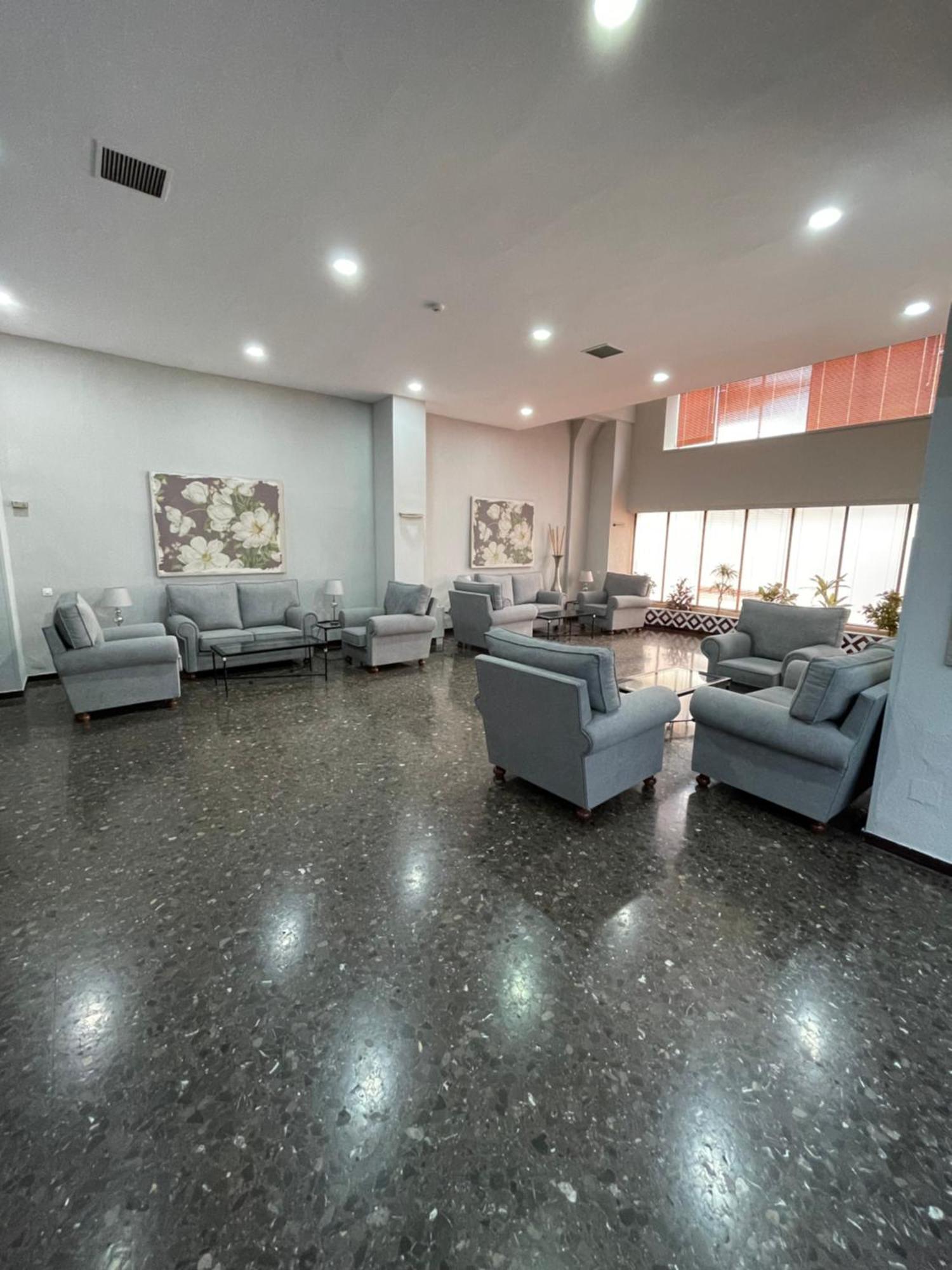 Resitur 527 Apartment Sevilla Bagian luar foto